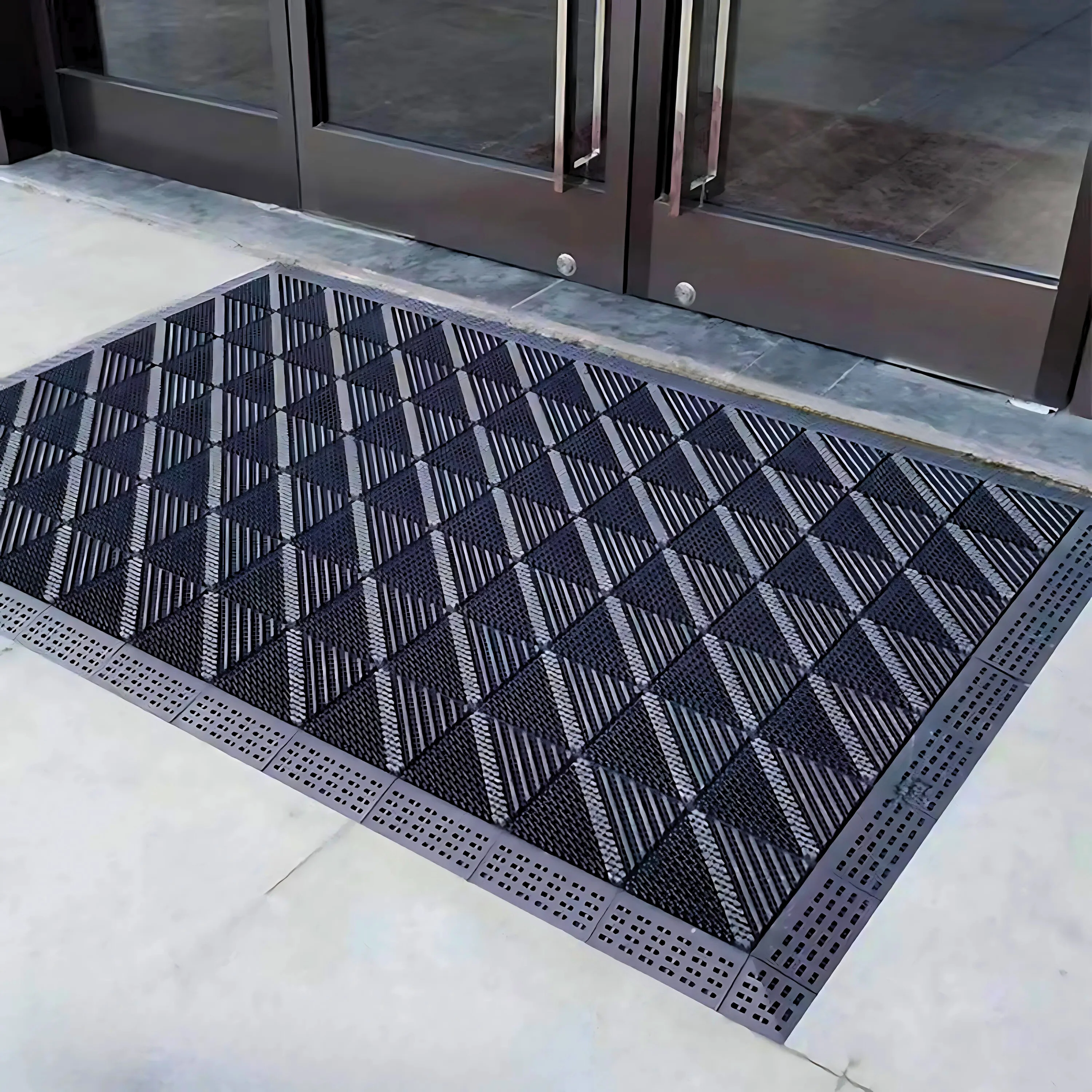 Accesorio De Alfombra De Plástico Antideslizante 7.5X7.5Cm Para Exteriores, Uso Comercial Y Residencial - PP Negro - Image 5